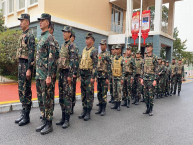 全封闭式军事化管理